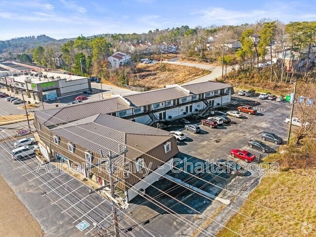 Building Photo - 5519 HIGHWAY 153 Unit APT K