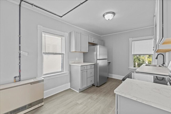 Photo - 410 St Paul St Unit APT 2