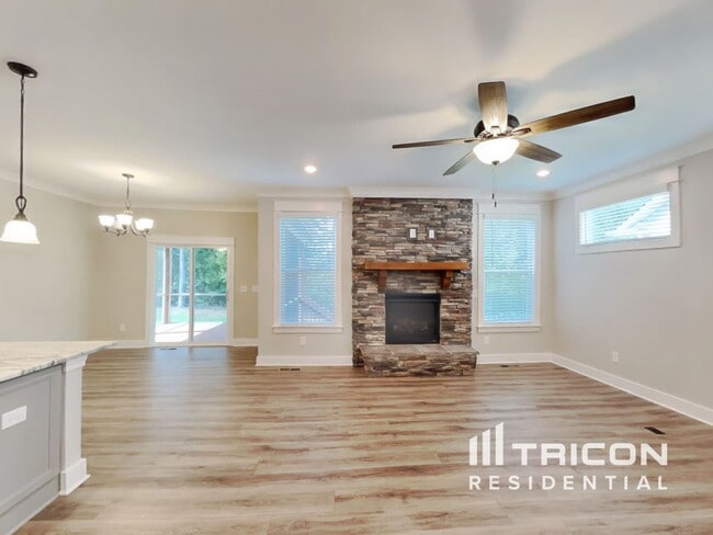 Photo - 1406 Cotillion Dr