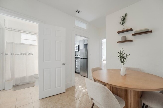 Photo - 301 SW 10th Ave Unidad 8