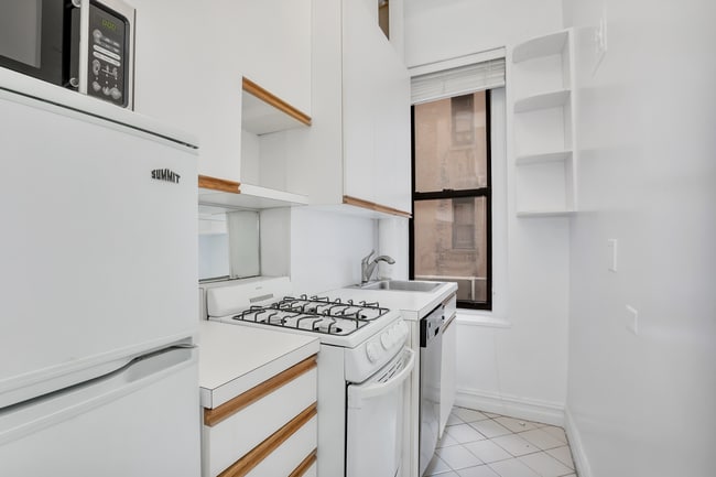 Photo - 340 W 86th St
