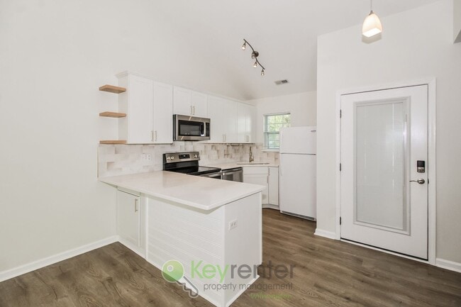 Photo - $500 Off 1st Month's Rent