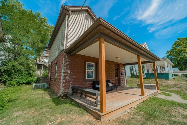 Photo - 721 Wells St