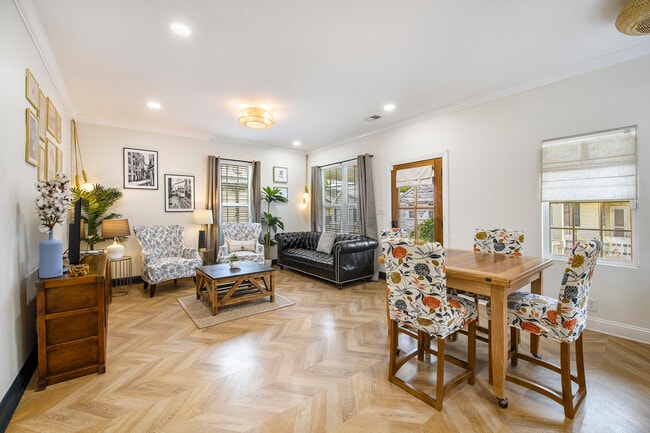 Photo - 10 Riker St
