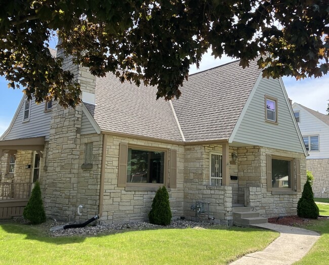 1651 Lathrop Avenue - 1651 Lathrop Ave Apartments
