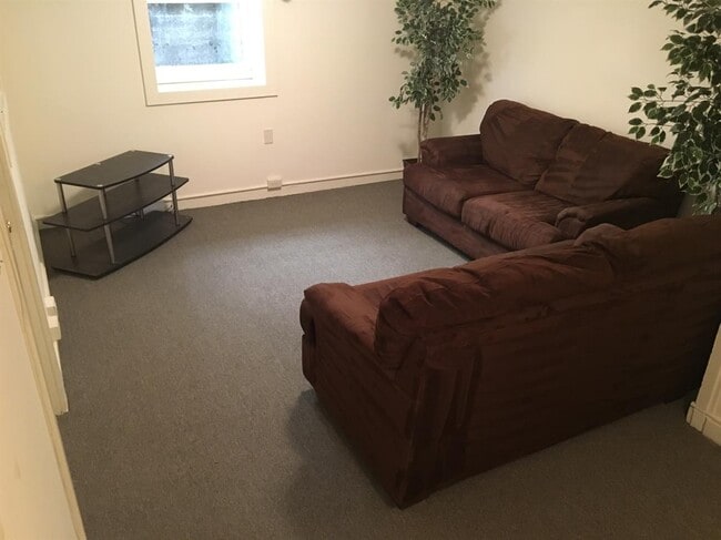 Photo - 109 Dewitt Pl