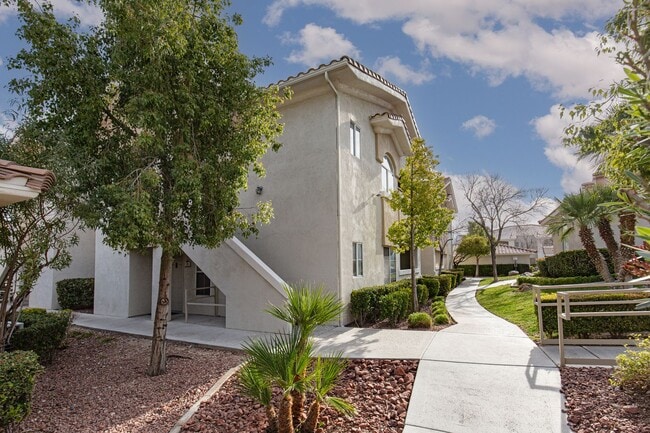 Photo - Fully furnished luxury 3br townhome with garage in gated Summerlin community