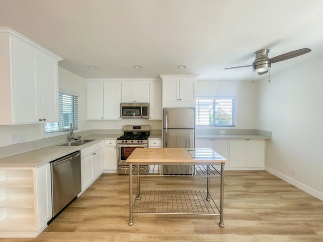 Photo - 1250 Manhattan Beach Blvd