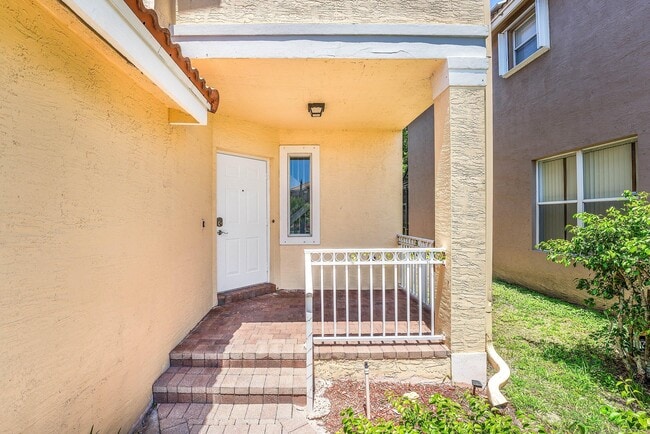Photo - 5477 Queenship Ct