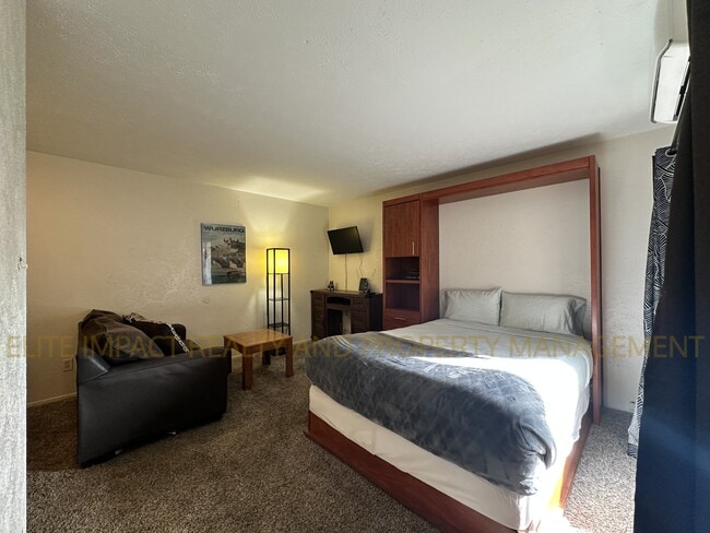 Photo - 1620 N Wilmot Rd