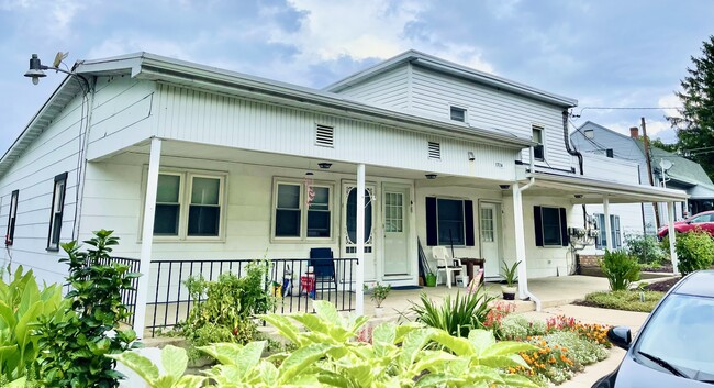 Building Photo - 1720 Freeland Rd Unit #2