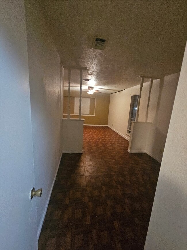 Photo - 4011 Alshire Dr