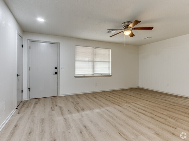 Building Photo - 4115 SE 14th St Rental