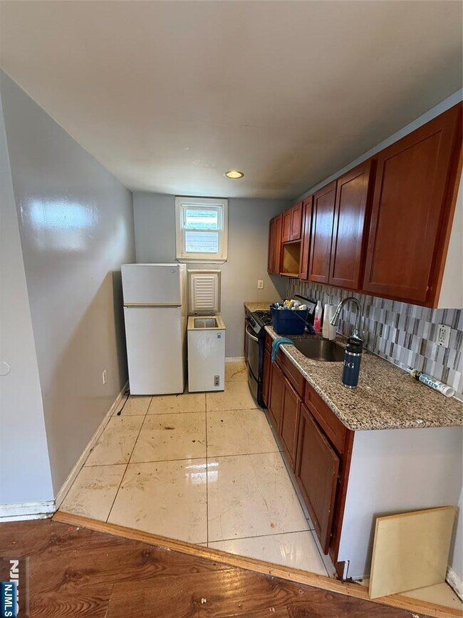 220 S Burnet St Unit 3