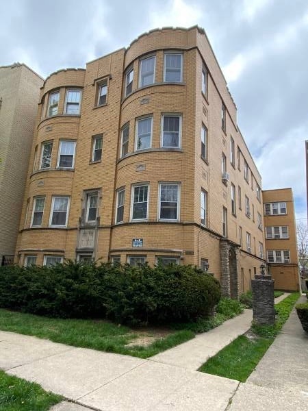 Photo - 2421 Lunt W Ave