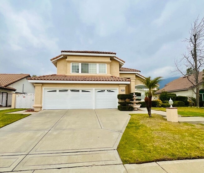 Building Photo - Beautiful 4 Bedroom Single Family Home with Pool and Pool Service Included for Lease in Rancho Cu...