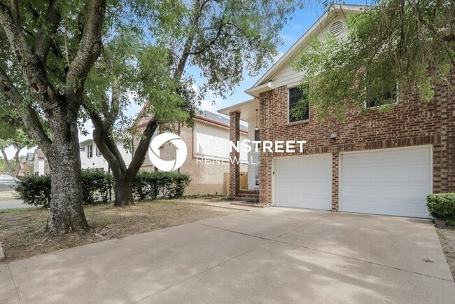3 Bedroom Pet-Friendly Home in Duncanville, TX with Main Street Renewal