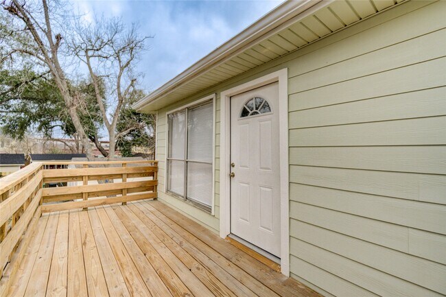 Photo - 6603 Narcissus St