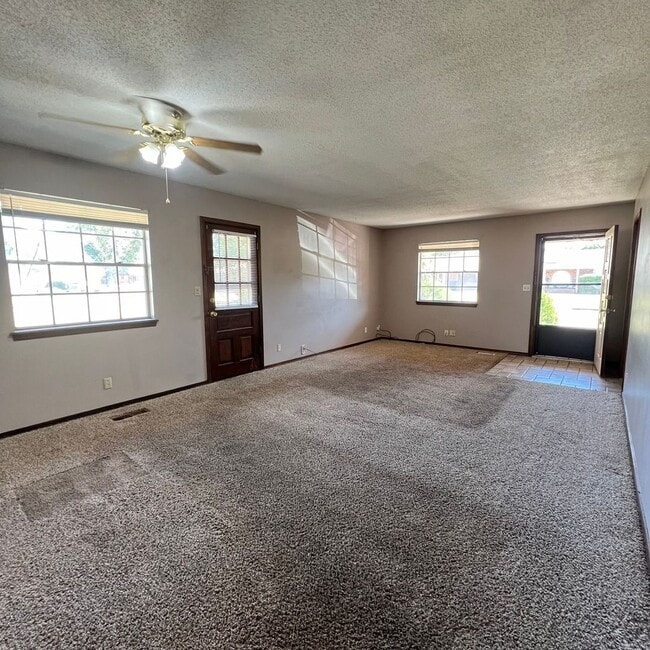 Photo - AVAILABLE NOW! Casa