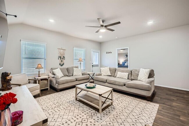Photo - 13512 Tai Londo Dr