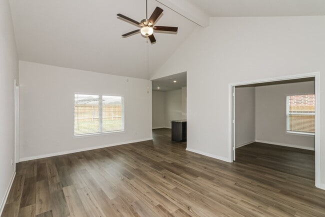 Photo - 464 Beechwood Hacienda Dr