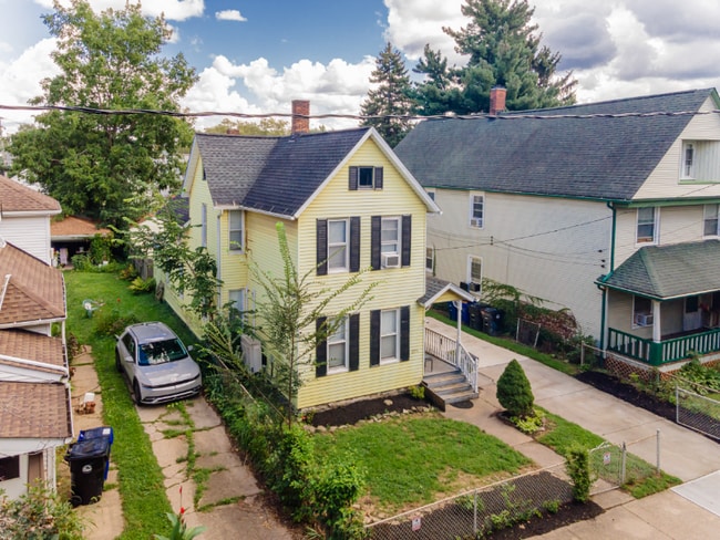 Photo - 2051 W 45th St Unidad Down