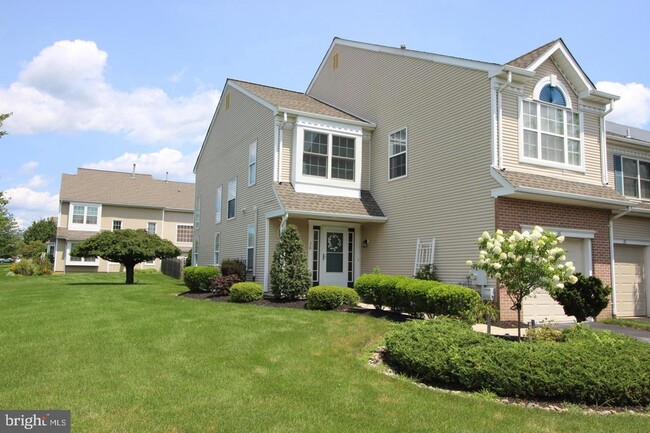 Building Photo - 36 Honey Locust Ln