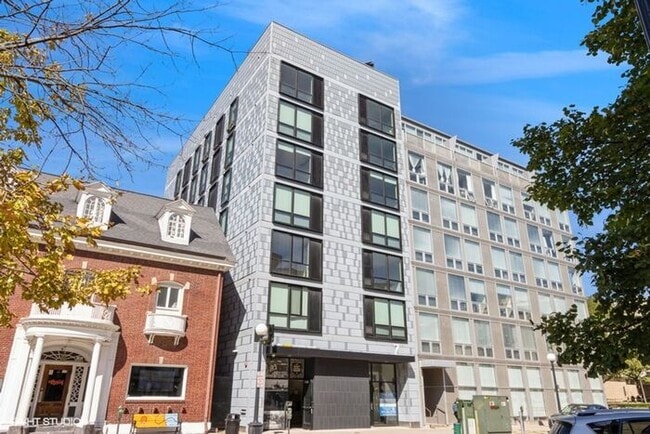 Building Photo - $1,099 | Studio Apartment - Fully Furnishe...