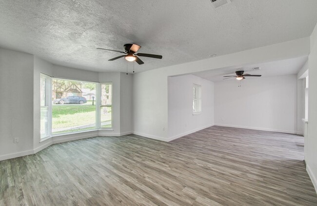 Photo - 812 Stone Mountain Dr