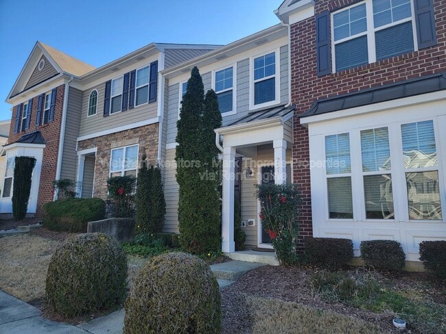 Building Photo - 100 Stratford Lakes Dr