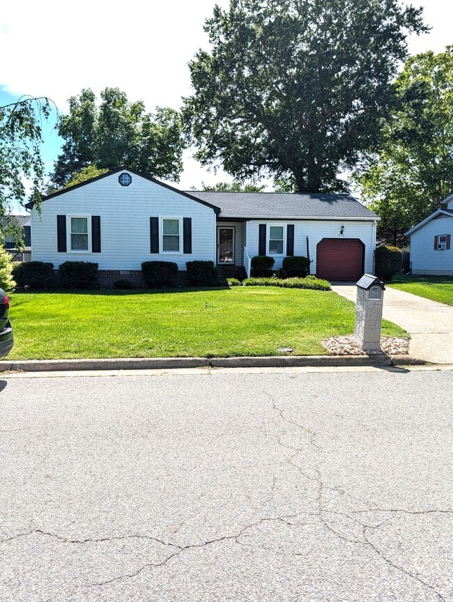 Building Photo - 229 Telford Dr