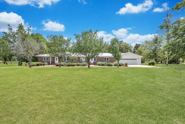 Building Photo - $500.00 OFF FIRST MONTHS RENT!!!!!