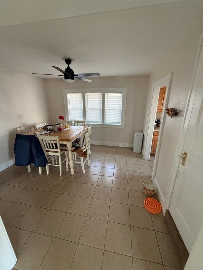 Photo - 2827 Wood St