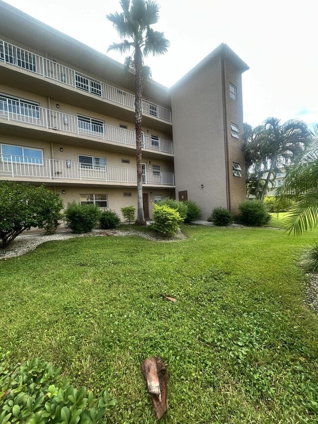 300 NE 26th Ave Unit 113