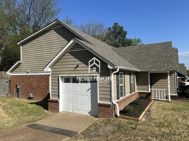 Photo - 2187 Curbertson Cove