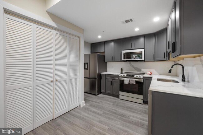 Photo - 3517 14th St NW Unit B02