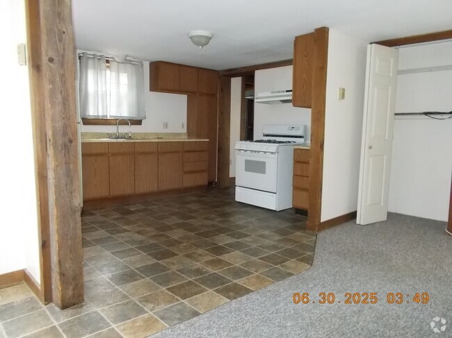 Building Photo - 10 Fruit Pl Unit #3 Rental