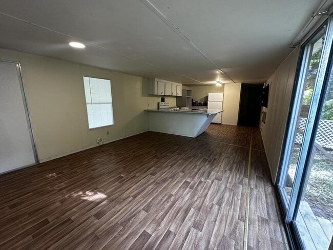 Photo - 1980 Robi Cir