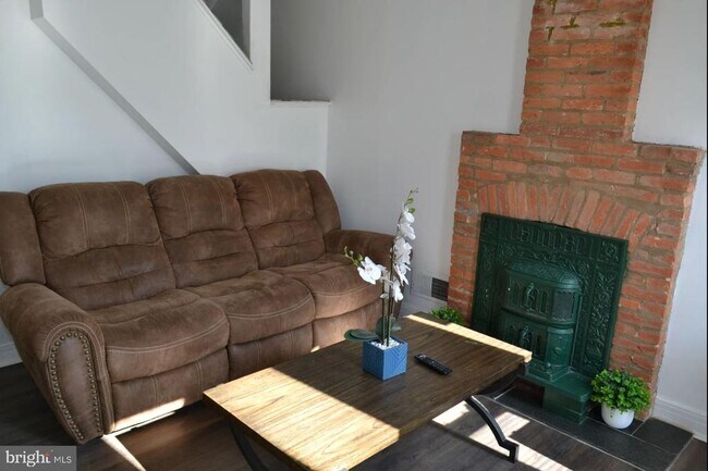 Photo - 1226 W Cross St