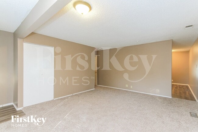 25 Iris Ave