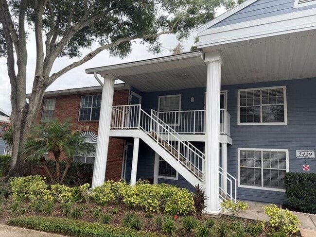 Building Photo - Convenient 2/2 Orlando Condo – Water & Garbage Included!