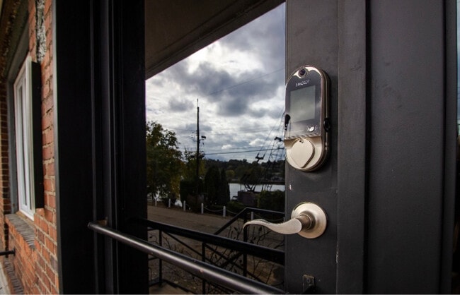 Photo - 14 River Rd Unit Suite 3