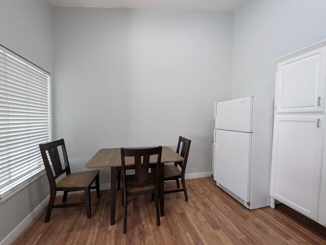 Photo - 861 W Columbia Ln Unidad 21