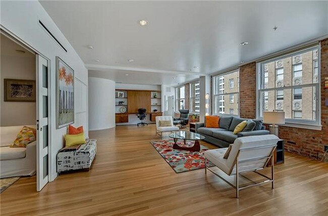 Building Photo - 411 West 7th-21182 Unit 21182 Rental