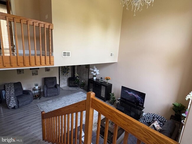 Photo - 803 Scott Cir