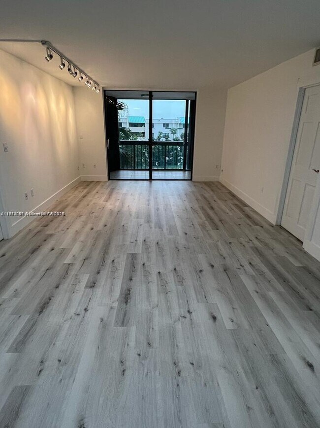 Photo - 2333 Brickell Ave Unit 307