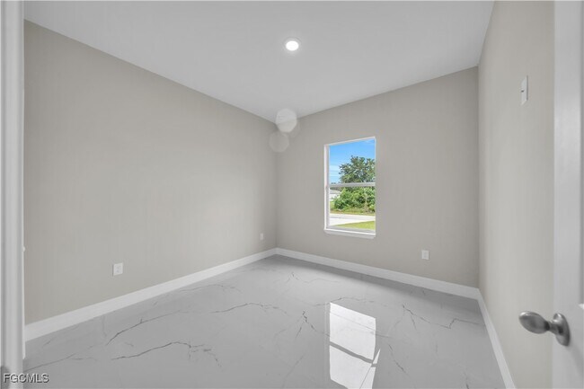 Photo - 543 McArthur Blvd