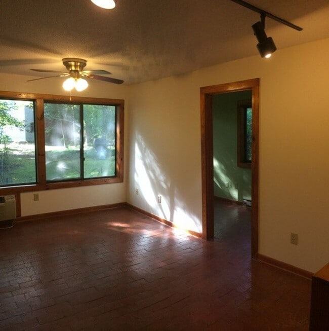 Photo - 106 Pleasant Dr Unidad A