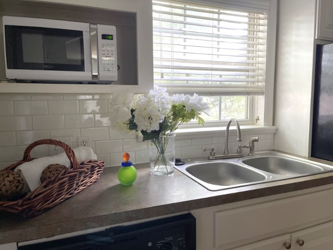 Photo - 529 Whitham Ave