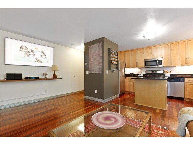 Photo - Bauhaus Flats Unit 1